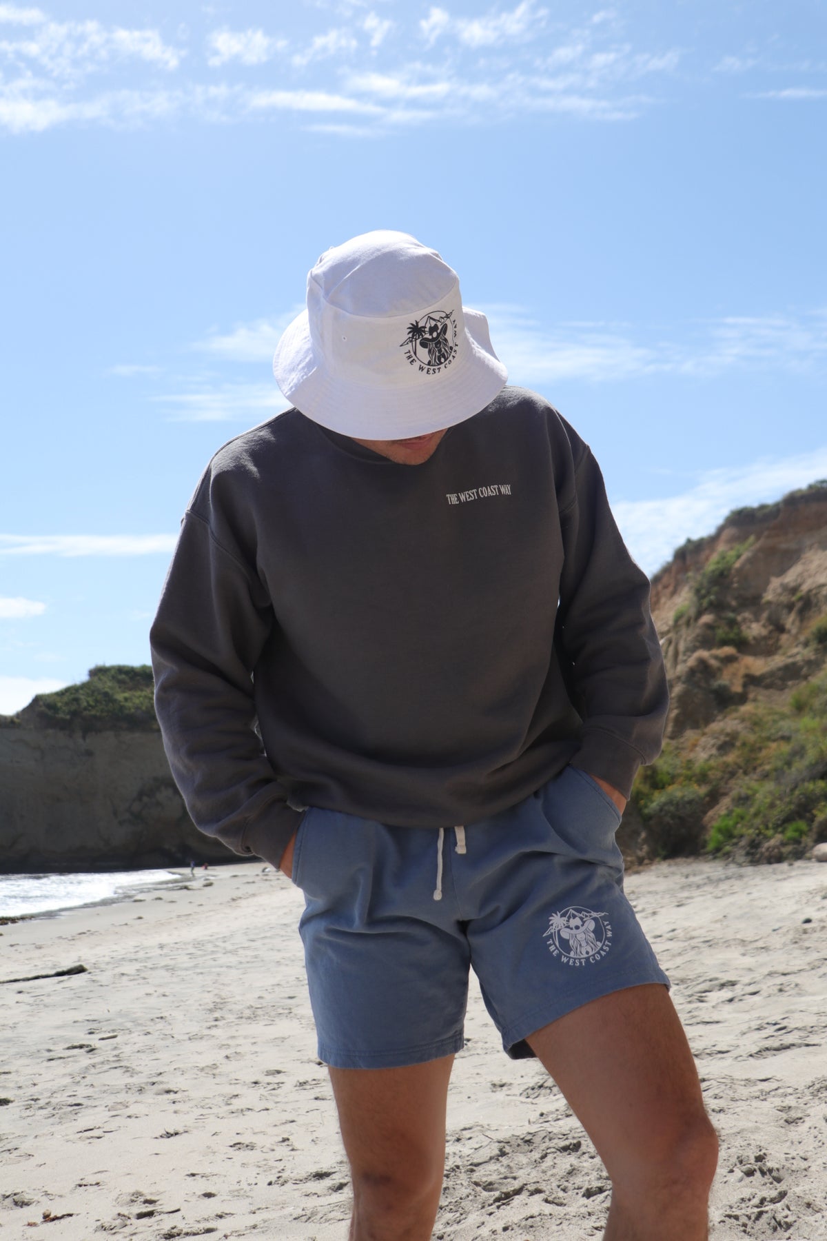 Bucket Hat- White/Black